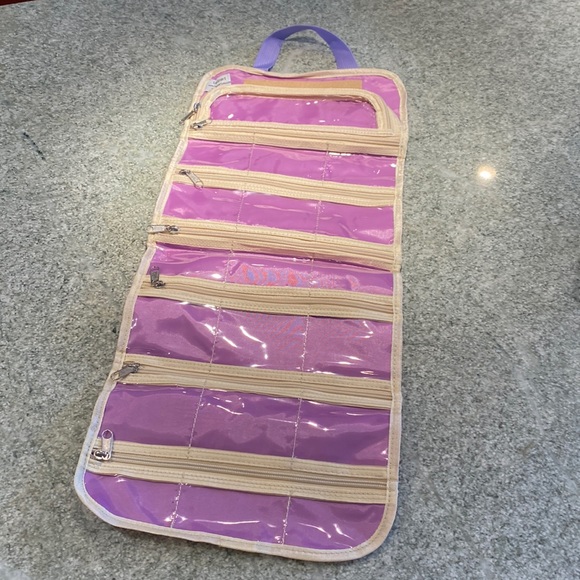 Zip & Velcro Organizer! - Picture 1 of 8